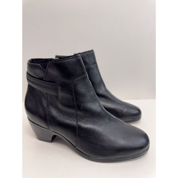 Clarks Boots Size 9US Black Leather Block Heel Zip Up Booties NEW - Picture 2 of 9